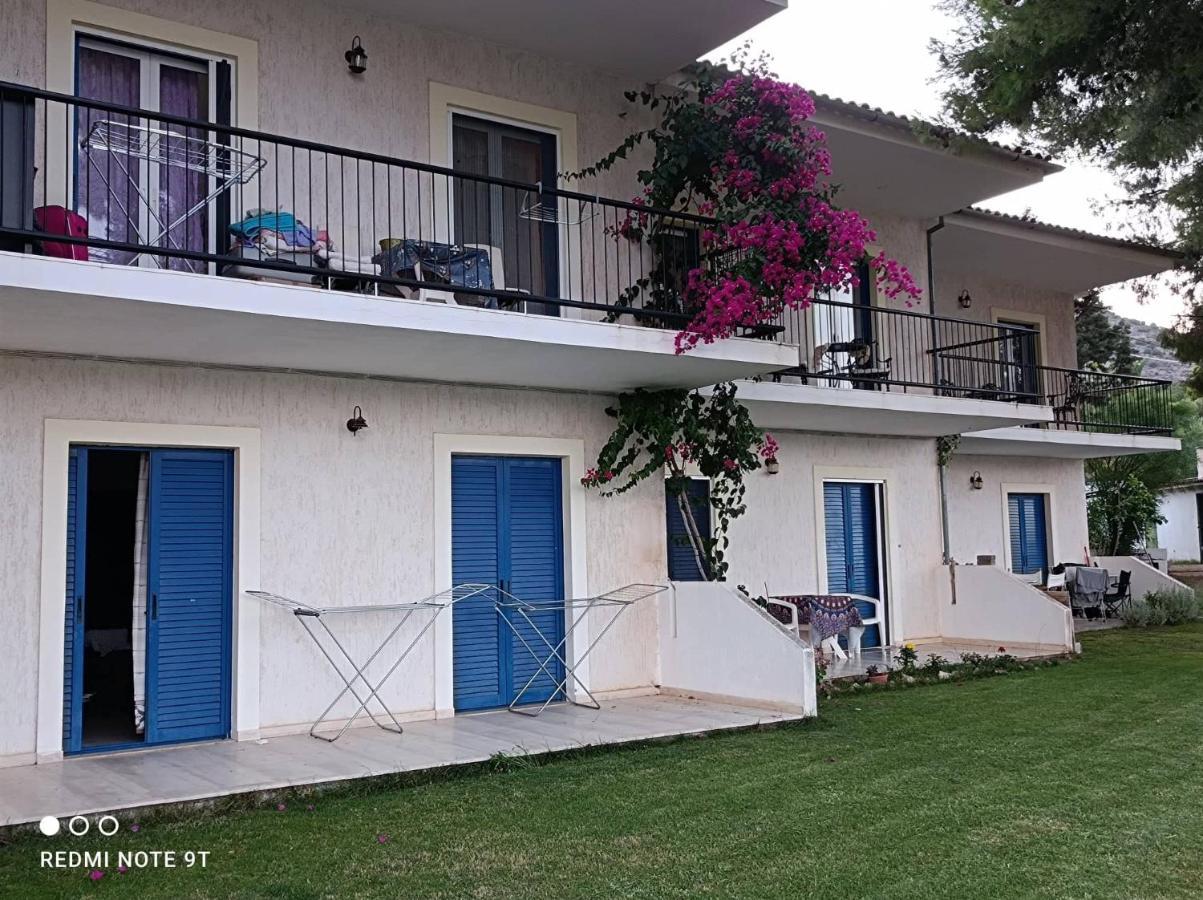 Villa Galaxídhion Buitenkant foto
