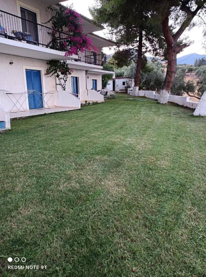 Villa Galaxídhion Buitenkant foto