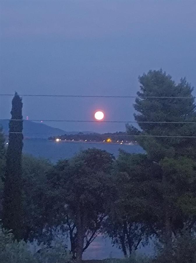 Villa Galaxídhion Buitenkant foto